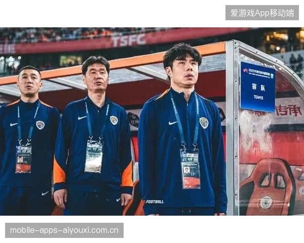 李霄鹏在中超的战术传承与本土化实践